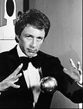 https://upload.wikimedia.org/wikipedia/commons/thumb/d/dc/Bill_Bixby_The_Magician_1973.JPG/120px-Bill_Bixby_The_Magician_1973.JPG